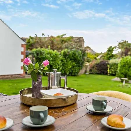 4 Bed In Hayton Sz119 Holiday home