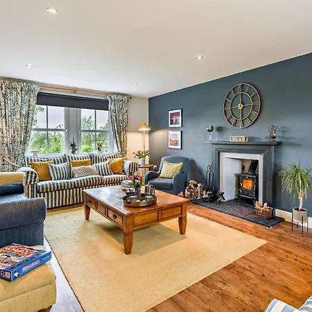 4 Bed In Hayton Sz119 Holiday home