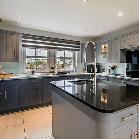 4 Bed In Hayton Sz119 Holiday home *
