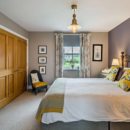 Holiday home 4 Bed In Hayton Sz119